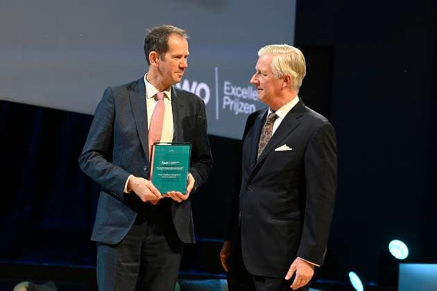 The Fund For Scientific Research Awards BRUSSELS, BELGIUM - NOVEMBER 24 : Stefaan Wagrave (UAntwerpen) receives the prize for Social Sciences. King Philippe attends the five-yearly awards ceremony of the (National) Fund for Scientific Research (FRS-FNRS) and the Fonds Wetenschappelijk Onderzoek (FWO). These awards recognise Belgian researchers who have made a significant contribution to their field and promote the international reputation of Belgian scientific research. The disciplines covered include the humanities, social sciences, fundamental biomedical sciences, clinical biomedical sciences, fundamental exact and natural sciences, and applied sciences. The ceremony brings together representatives from the academic, scientific and instit  Copyright: xBertxVanxDenxBrouckex