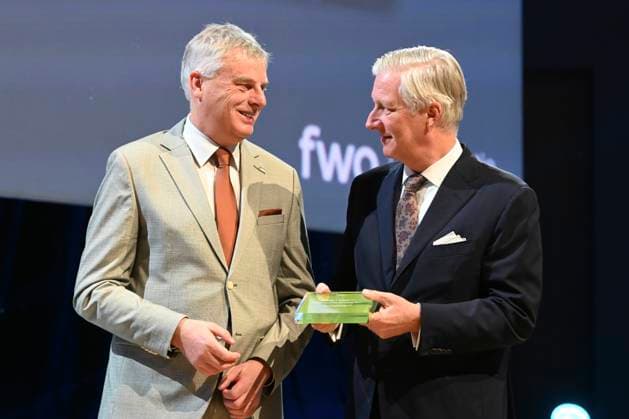 The Fund For Scientific Research Awards BRUSSELS, BELGIUM - NOVEMBER 24 : Johan Neyts ( KU Leuven ) receives the prize for Biomedical Sciences. King Philippe attends the five-yearly awards ceremony of the (National) Fund for Scientific Research (FRS-FNRS) and the Fonds Wetenschappelijk Onderzoek (FWO). These awards recognise Belgian researchers who have made a significant contribution to their field and promote the international reputation of Belgian scientific research. The disciplines covered include the humanities, social sciences, fundamental biomedical sciences, clinical biomedical sciences, fundamental exact and natural sciences, and applied sciences. The ceremony brings together representatives from the academic, scientific and insti  Copyright: xBertxVanxDenxBrouckex