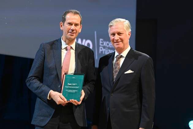The Fund For Scientific Research Awards BRUSSELS, BELGIUM - NOVEMBER 24 : Stefaan Wagrave (UAntwerpen) receives the prize for Social Sciences. King Philippe attends the five-yearly awards ceremony of the (National) Fund for Scientific Research (FRS-FNRS) and the Fonds Wetenschappelijk Onderzoek (FWO). These awards recognise Belgian researchers who have made a significant contribution to their field and promote the international reputation of Belgian scientific research. The disciplines covered include the humanities, social sciences, fundamental biomedical sciences, clinical biomedical sciences, fundamental exact and natural sciences, and applied sciences. The ceremony brings together representatives from the academic, scientific and instit  Copyright: xBertxVanxDenxBrouckex