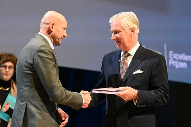 The Fund For Scientific Research Awards BRUSSELS, BELGIUM - NOVEMBER 24 : Frederic Amant ( KU Leuven ) receives the prize for Biomedical Sciences. King Philippe attends the five-yearly awards ceremony of the (National) Fund for Scientific Research (FRS-FNRS) and the Fonds Wetenschappelijk Onderzoek (FWO). These awards recognise Belgian researchers who have made a significant contribution to their field and promote the international reputation of Belgian scientific research. The disciplines covered include the humanities, social sciences, fundamental biomedical sciences, clinical biomedical sciences, fundamental exact and natural sciences, and applied sciences. The ceremony brings together representatives from the academic, scientific and in  Copyright: xBertxVanxDenxBrouckex
