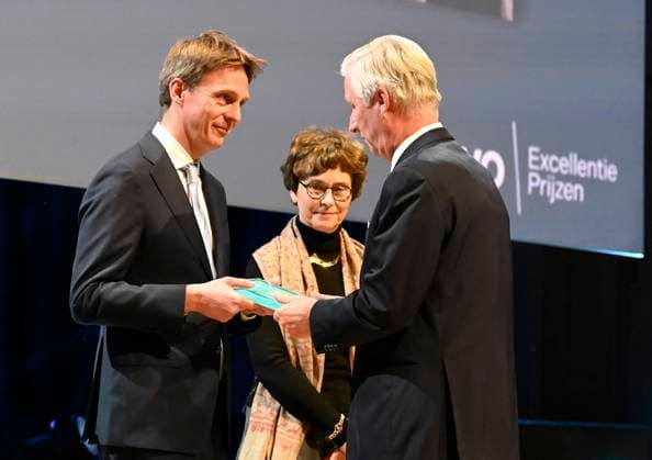 The Fund For Scientific Research Awards BRUSSELS, BELGIUM - NOVEMBER 24 : François-Xavier Standaert (UCLouvain) receives the prize for Applied Sciences. King Philippe attends the five-yearly awards ceremony of the (National) Fund for Scientific Research (FRS-FNRS) and the Fonds Wetenschappelijk Onderzoek (FWO). These awards recognise Belgian researchers who have made a significant contribution to their field and promote the international reputation of Belgian scientific research. The disciplines covered include the humanities, social sciences, fundamental biomedical sciences, clinical biomedical sciences, fundamental exact and natural sciences, and applied sciences. The ceremony brings together representatives from the academic, scientific  Copyright: xBertxVanxDenxBrouckex