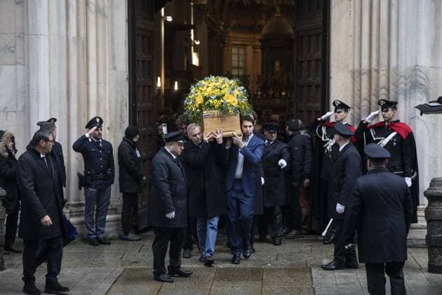 Milan, Ornella Vanoni s Funeral, coffin exit  Copyright: xFrancescoxEnriquezx xipa-agency.netx xx IPA_Agency_IPA68337215