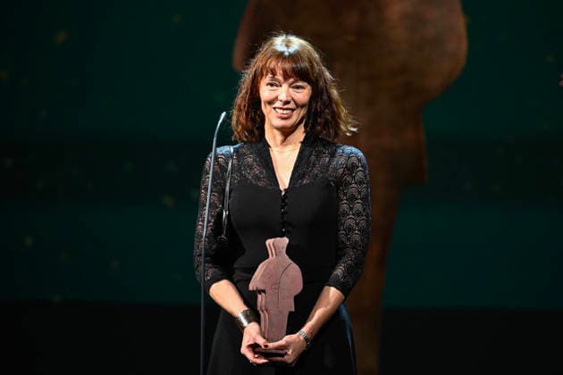 STOCKHOLM, SWEDEN 20251124 Lina Wolff receives the Swedish Fiction Book of the Year award for her book Liken vi begravde when the August Prize is awarded during a gala at Dramaten STOCKHOLM SWEDEN x10430x  Copyright: xChristinexOlsson TTx AUGUSTPRISET 2025 IQ25nwsz-uY