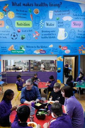 Prime Minister Keir Starmer visits Welland Academy 24 11 2025. Peterborough, United Kingdom. Prime Minister Keir Starmer and Education Secretary Bridget Phillipson visit Welland Academy to meet children who have benefitted from the governments free school meals initiative., Credit:Simon Dawson Avalon United Kingdom, Peterborough  Copyright: xSimonxDawsonx xAvalonx 1054401473