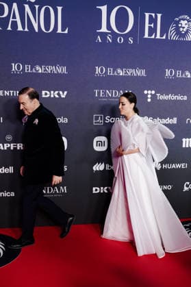 El Espanol organizes a gala to celebrate its tenth anniversary The director of the digital newspaper El Espanol , Pedro J Ramírez and the vice-president of the digital newspaper El Espanol, Cruz Sánchez De Lara, pose during the celebration of the 10th anniversary of El Espanol, at the Palacio de Cibeles, on November 24, 2025, in Madrid Spain The newspaper, chaired and directed by Pedro J Ramírez, commemorates its tenth anniversary with a gala attended by various political personalities to celebrate the newspapers trajectory 24 NOVEMBER 2025 EL ESPAÑOL X ANIVERSARIO DIARIO PERIODISMO COMUNICACIÓN Carlos Lujá Madrid Madrid Spain  Copyright: xCarlosxLujanx 7123493