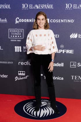 El Espanol organizes a gala to celebrate its tenth anniversary The writer Carmen Posadas poses during the celebration of the 10th anniversary of El Espanol, at the Palacio de Cibeles, on November 24, 2025, in Madrid Spain The newspaper, chaired and directed by Pedro J Ramírez, commemorates its tenth anniversary with a gala attended by various political personalities to celebrate the newspapers trajectory 24 NOVEMBER 2025 EL ESPAÑOL X ANIVERSARIO DIARIO PERIODISMO COMUNICACIÓN Carlos Lujá Madrid Madrid Madrid Spain  Copyright: xCarlosxLujanx 7123541