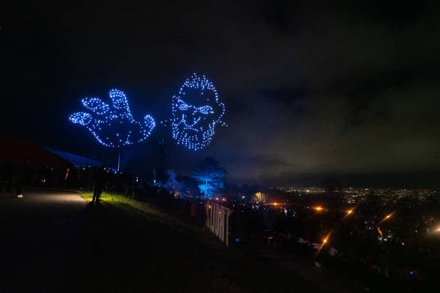 Drone show over Holmenkollen for Troll 2 premiere Oslo 20251124 A light show with 600 drones lit up the sky over Holmenkollen on Monday evening, in connection with the Netflix™ premiere party for Troll 2 Photo Thomas Fure NTB Oslo Norway 3YuHrk57zyY EDITORIAL USE ONLY Ref 3YuHrk57zyY jpg  Copyright: xThomasxFurex xNTBx
