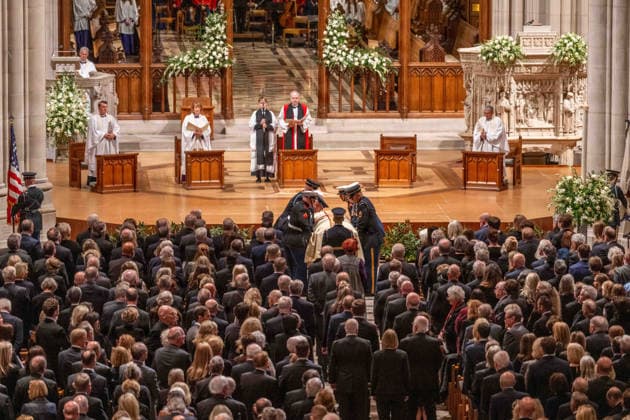 November 20, 2025, Washington, Dc, United States of America: U.S. Armed Forces honor guard carry the casket of former vice president Dick Cheney during the processional at the Washington National Cathedral, November 20, 2025 in Washington, D.C. Cheney served as the 46th Vice President from 2001 to 2009 and the 17th U.S. Secretary of Defense from 1989 to 1993. Washington United States of America - ZUMAp138 20251120_zaa_p138_007 Copyright: xBernardoxFuller U.S.xArmyx
