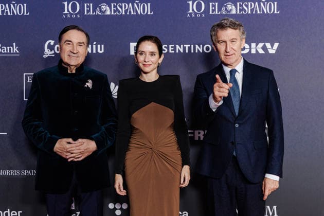 El Espanol organizes a gala to celebrate its tenth anniversary I D The director of the digital newspaper El Espanol, Pedro J Ramírez, the president of the Community of Madrid, Isabel Díaz Ayuso and the president of the Popular Party, Alberto Núnez Feijóo pose during the celebration of the tenth anniversary of El Espanol, at the Palacio de Cibeles, on November 24, 2025, in Madrid Spain The newspaper, chaired and directed by Pedro J Ramírez, commemorates its tenth anniversary with a gala attended by various political personalities to celebrate the newspapers history 24 NOVEMBER 2025 EL ESPAÑOL X ANIVERSARIO DIARIO PERIODISMO COMUNICACIÓN Carlos Lujá Madrid Madrid Madrid Espana Copyright: xCarlosxLujanx 7123682