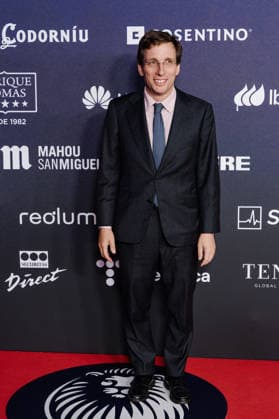 El Espanol organizes a gala to celebrate its tenth anniversary The mayor of Madrid, José Luis Martínez Almeida, poses during the celebration of the 10th anniversary of El Espanol, at the Palacio de Cibeles, on November 24, 2025, in Madrid Spain The newspaper, Pedro J Ramírez, the president and director of the newspaper, commemorates its tenth anniversary with a gala event attended by various political personalities to celebrate the newspapers history 24 NOVEMBER 2025 EL ESPAÑOL X ANIVERSARIO DIARIO PERIODISMO COMUNICACIÓN Carlos Lujá Madrid Madrid Espana  Copyright: xCarlosxLujanx 7123693