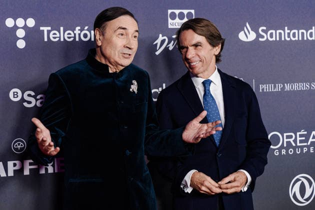 El Espanol organizes a gala to celebrate its tenth anniversary The director of the digital newspaper El Espanol, Pedro J Ramírez i , and the former president José María Aznar d , pose during the celebration of the tenth anniversary of El Espanol, at the Palacio de Cibeles, on November 24, 2025, in Madrid Spain The newspaper, Pedro J Ramírez, the president and director of the newspaper, commemorates its tenth anniversary with a gala event attended by various political personalities to celebrate the newspapers history 24 NOVEMBER 2025 EL ESPAÑOL X ANIVERSARIO DIARIO PERIODISMO COMUNICACIÓN Carlos Lujá Madrid Madrid Espana Copyright: xCarlosxLujanx 7123707