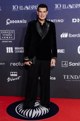El Espanol organizes a gala to celebrate its tenth anniversary The designer Alejandro de Miguel poses during the celebration of the 10th anniversary of El Espanol, at the Palacio de Cibeles, on November 24, 2025, in Madrid Spain The newspaper, chaired and directed by Pedro J Ramírez, commemorates its tenth anniversary with a gala attended by various political personalities to celebrate the newspapers history 24 NOVEMBER 2025 EL ESPAÑOL X ANIVERSARIO DIARIO PERIODISMO COMUNICACIÓN Carlos Lujá Madrid Madrid Madrid Espana  Copyright: xCarlosxLujanx 7123788