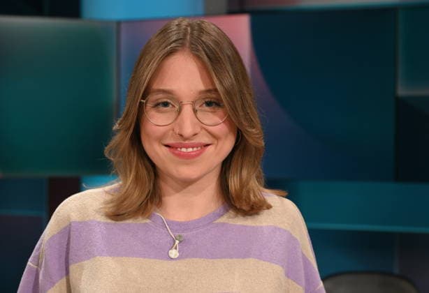 Influencer Bianca Heinicke, web video producer, her channel BibisBeautyPalace on YouTube has more than 5 million subscribers, she has almost 8 million followers on Instagram, guest on the ARD talk show Hart aber Fair with the topic discount battle and ordering mania What is the true price of bargains?