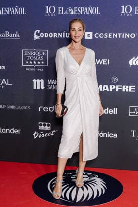 El Espanol organizes a gala to celebrate its tenth anniversary Actress Mónica Pont poses during the celebration of the 10th anniversary of El Espanol, at the Palacio de Cibeles, on November 24, 2025, in Madrid Spain The newspaper, chaired and directed by Pedro J Ramírez, commemorates its tenth anniversary with a gala attended by various political personalities to celebrate the newspapers trajectory 24 NOVEMBER 2025 EL ESPAÑOL X ANIVERSARIO DIARIO PERIODISMO COMUNICACIÓN Carlos Lujá Madrid Madrid Madrid Spain  Copyright: xCarlosxLujanx 7123888
