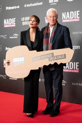 Lo Que Nadie Quiere Ver - Premiere in Madrid, Spain - 24 Nov 2025 Richard Gere and Alejandra Gere attend the Lo Que Nadie Quiere Ver premiere at the Callao cinema. Madrid Spain Copyright: xAtilanoxGarciax xSOPAxImagesx photo01247