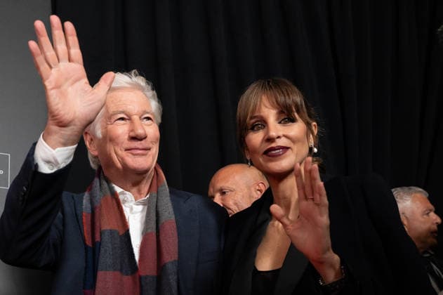 Lo Que Nadie Quiere Ver - Premiere in Madrid, Spain - 24 Nov 2025 Richard Gere and Alejandra Gere attend the Lo Que Nadie Quiere Ver premiere at the Callao cinema. Madrid Spain Copyright: xAtilanoxGarciax xSOPAxImagesx photo01240
