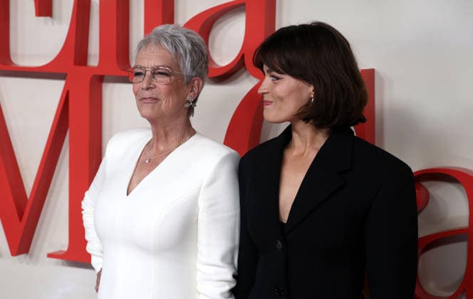 Ella McCay UK Special Screening at Picture house Central in London, UK - 24 Nov 2025 Jamie Lee Curtis and Emma Mackey attend the Ella McCay UK Special Screening at Picture house Central. London United Kingdom Copyright: xFredxDuvalx xSOPAxImagesx FD_Ella_McCay_05