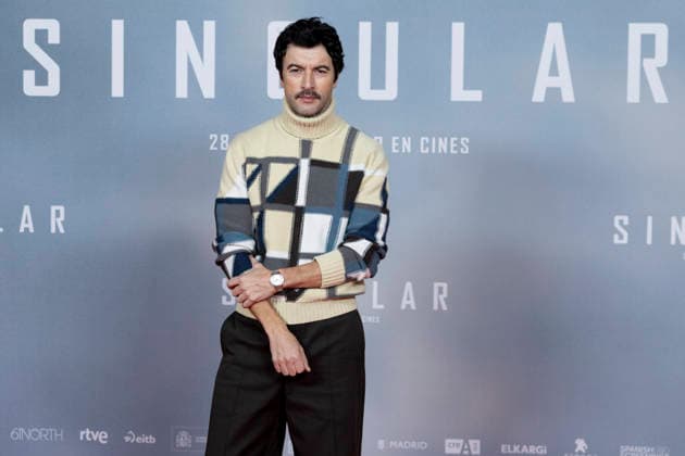 Singular Photocall in Madrid, Spain - 24 Nov 2025 Javier Rey attends the Singular Photocall at Hotel Urso in Madrid. Madrid Spain Copyright: xNachoxLopezx xSOPAxImagesx Singular_S_10