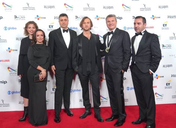 Turkish series Deha wins Telenovela Award at International Emmys NEW YORK, US - NOV 24: Turkish series ‘Deha’ won the Best Telenovela Award at the 2025 International Emmy Awards on Monday night, November 24, 2025, in New York, United States. Produced by Ay Yapim, the series surpassed competitors from Brazil and Spain, marking a notable achievement for Turkiye. The series follows the story of Devran, a young mathematics prodigy torn between his dreams and his struggle to protect his family, especially from his father’s influence Selcuk Acar Anadolu New York United States. Editorial use only. Please get in touch for any other usage.  Copyright: x2025xAnadoluxSelcukxAcarx