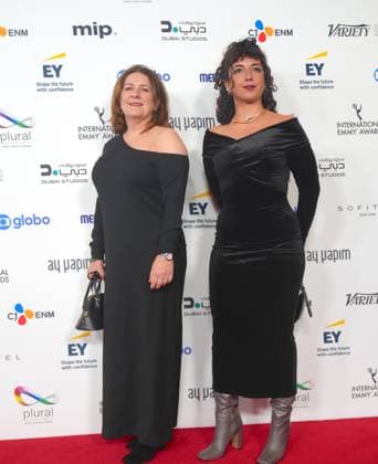 53rd International Emmy Awards NEW YORK, US - NOV 24: Lebanese-British producer director Vanessa Bowles (R) poses in the press room during the 53rd International Emmy Awards Gala on Monday night, November 24, 2025, in New York City. Selcuk Acar Anadolu New York United States. Editorial use only. Please get in touch for any other usage.  Copyright: x2025xAnadoluxSelcukxAcarx