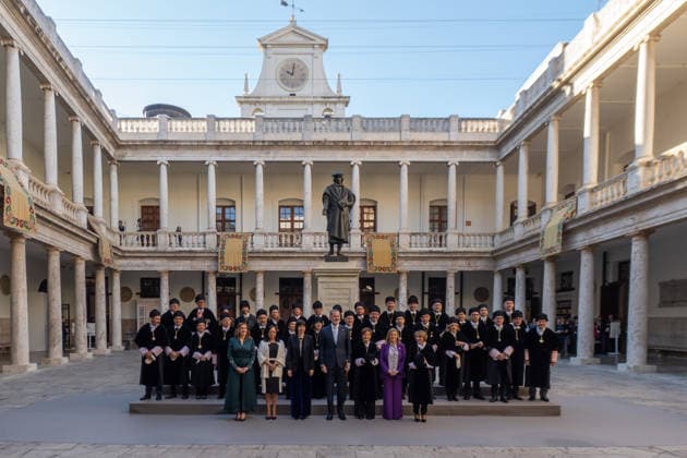 The King presides over the opening of the university year 2025 2026 in Valencia King Felipe VI c during the opening of the university year 2025 2026, at the University of Valencia, on November 25, 2025, in Valencia, Valencian Community Spain The celebration of this event coincides with the celebration of the 525th anniversary of the Valencian University, which also hosted the celebration of an extraordinary ceremony, coinciding with the beginning of the course, 25 years ago, on the occasion of the anniversary of half a millennium of life, 500 years, in a ceremony that was chaired by Don Felipe being Prince of Asturias 25 NOVEMBER 2025 Valencia Valencia Valencian Community Valencia Valencian Community Valencia Valencian Community Spain Copyright: xJorgexGilx 7124036