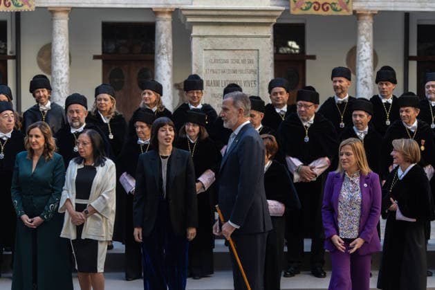 The King presides over the opening of the university year 2025 2026 in Valencia King Felipe VI c during the opening of the university year 2025 2026, at the University of Valencia, on November 25, 2025, in Valencia, Valencian Community Spain The celebration of this event coincides with the celebration of the 525th anniversary of the Valencian University, which also hosted the celebration of an extraordinary ceremony, coinciding with the beginning of the course, 25 years ago, on the occasion of the anniversary of half a millennium of life, 500 years, in a ceremony that was chaired by Don Felipe being Prince of Asturias 25 NOVEMBER 2025 Valencia Valencia Valencian Community Valencia Valencian Community Valencia Valencian Community Spain Copyright: xJorgexGilx 7124038