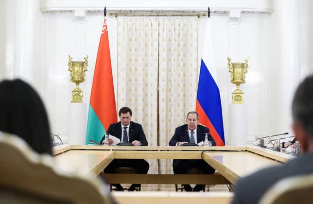 RUSSIA, MOSCOW - NOVEMBER 25, 2025: Russia s Foreign Minister Sergei Lavrov (R) and Belarus Foreign Minister Maxim Ryzhenkov attend a joint meeting of the Russian and Belarusian Foreign Ministries Boards Moscow Russia  - ZUMAt113 20251125_zaa_t113_091 Copyright: xArtyomxGeodakyanx