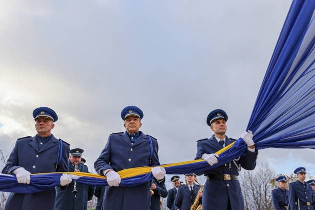 Bosnia and Herzegovina marks Statehood Day in Sarajevo SARAJEVO, BOSNIA AND HERZEGOVINA - NOVEMBER 25: National flag of Bosnia and Herzegovina is raised as ceremony held at Mount Hum to mark Statehood Day, the date remembered as the foundation of Bosnia and Herzegovina’s statehood in Sarajevo on November 25, 2025. Elman Omic Anadolu Sarajevo Bosnia and Herzegovina. Editorial use only. Please get in touch for any other usage.  Copyright: x2025xAnadoluxElmanxOmicx