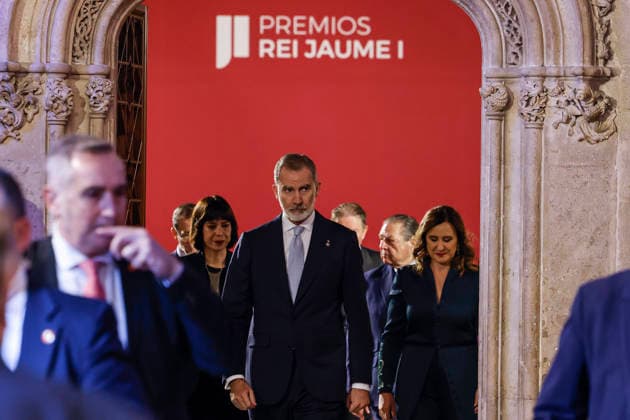 Felipe VI presides over the delivery of the 37th Edition of the Rei Jaume I Awards King Felipe VI, the Mayor of Valencia, María José Catalá d , and the Minister of Science, Innovation and Universities, Diana Morant i , arrive at the delivery of the 37th Edition of the Rei Jaume I Awards , on November 25, 2025, in Valencia, Valencian Community Spain The Rei Jaume I Awards recognize the scientific or business careers of people who have achieved excellence in their field and have developed most of their professional careers in Spain 25 NOVEMBER 2025 Valencia, Valencian Community Valencia, Valencian Community Spain Copyright: xRoberxSolsonax 7124594