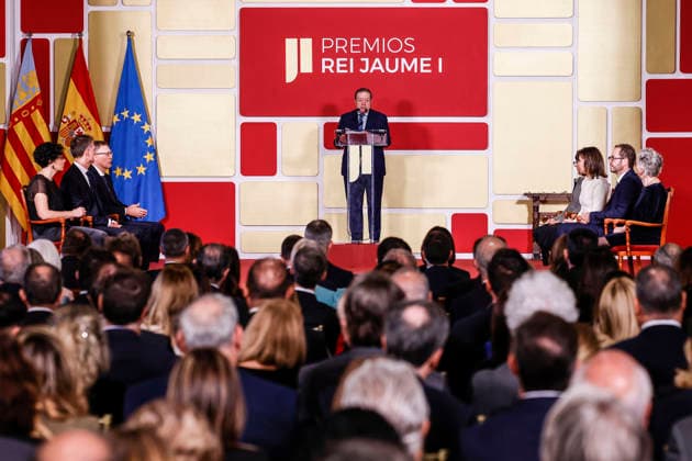 Felipe VI presides the delivery of the 37th Edition of the Rei Jaume I Awards The president of the Valencian Foundation of Advanced Studies, Vicente Boluda, during his speech at the 37th Edition of the Rei Jaume I Awards, on November 25, 2025, in Valencia, Valencian Community Spain The Rei Jaume I Awards recognize the scientific or business career of people who have achieved excellence in their field and have developed most of their professional career in Spain 25 NOVEMBER 2025 Valencia, Valencian Community Valencia, Valencian Community Spain  Copyright: xRoberxSolsonax 7124611