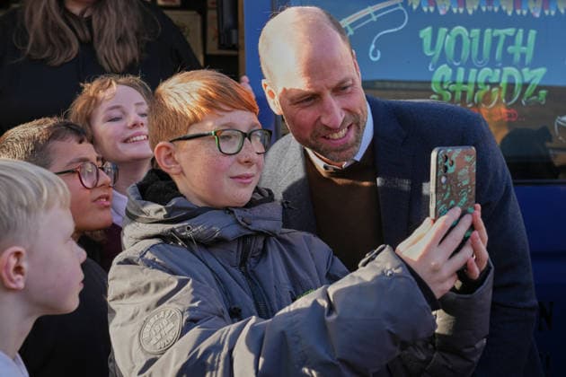 . 25 11 2025. Colwyn Bay, United Kingdom. Prince William during a visit to YouthShedz in Colwyn Bay, North Wales, United Kingdom.  xPoolx xi-Imagesx IIM-26407-0020