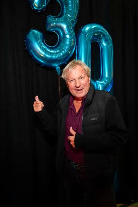 ABB Bernhard Brink Saenger as guest at the celebration of 30 years of Die Arche on 25 11 2025 in Berlin The association Die Arche Christliches Kinder und Jugendwerk e V was founded in 1995 in Berlin Hellersdorf, which is committed to combating child poverty in Germany Berlin Germany