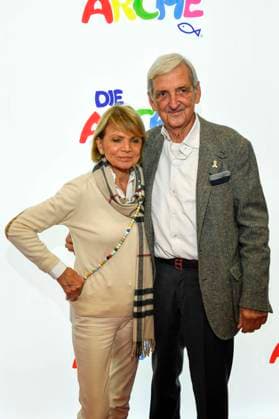 ABB Dieter Hermann with wife Uschi Glas Couple Actress as guests at the celebration of 30 years of Die Arche on 25 11 2025 in Berlin The association Die Arche Christliches Kinder und Jugendwerk e V the association was founded in 1995 in Berlin Hellersdorf, which is committed to combating child poverty in Germany Berlin Germany