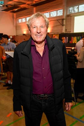 ABB Bernhard Brink Saenger as guest at the celebration of 30 years of Die Arche on 25 11 2025 in Berlin The association Die Arche Christliches Kinder und Jugendwerk e V was founded in 1995 in Berlin Hellersdorf, which is committed to combating child poverty in Germany Berlin Germany