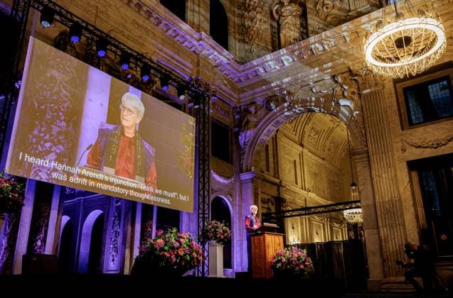 AMSTERDAM American philosopher and science historian Donna Haraway at the Erasmus Prize ceremony at the Royal Palace. This year s prize theme is the science of what unites us. ANP RAMON VAN FLYMEN netherlands out - belgium out  Copyright: xx x543047580x originalFilename: 543047580.jpg