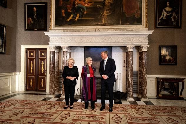 AMSTERDAM King Willem-Alexander and Princess Beatrix at the Erasmus Prize presentation ceremony for American philosopher and science historian Donna Haraway at the Royal Palace. This year s prize theme is the science of what unites us. ANP RAMON VAN FLYMEN netherlands out - belgium out  Copyright: xx x543047634x originalFilename: 543047634.jpg