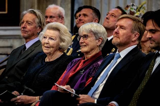 AMSTERDAM King Willem-Alexander and Princess Beatrix at the Erasmus Prize presentation ceremony for American philosopher and science historian Donna Haraway at the Royal Palace. This year s prize theme is the science of what unites us. ANP RAMON VAN FLYMEN netherlands out - belgium out  Copyright: xx x543048043x originalFilename: 543048043.jpg