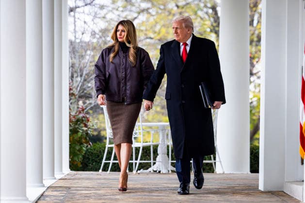 President Donald Trump and First Lady Melania Trump arrive to pardon Gobble, the National Thanksgiving Turkey, in the Rose Garden of the White House in Washington, DC on Tuesday, November 25, 2025. The annual White House tradition of pardoning a Thanksgiving turkey dates back to 1989, when President George H.W. Bush pardoned a turkey in the Rose Garden.  WASP20251125100 JIMxLOxSCALZO
