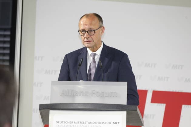 Friedrich Merz at the presentation of the special prize of the MIT German SME Award to Queen Silvia of Sweden at the Allianz Forum at the Brandenburg Gate Berlin, 25 11 2025 Copyright: xMatthiasxWehnertx