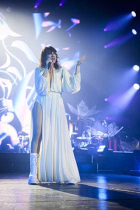 Music Concert - Elisa - Palasport 2025 Elisa performs live at concert of Palasport 2025 Tour on November 25, 2025 at Palazzo dello Sport in Rome, Italy Rome Palazzo dello Sport Italy Copyright: xRobertoxBettacchix xLiveMediax LPM_2160465