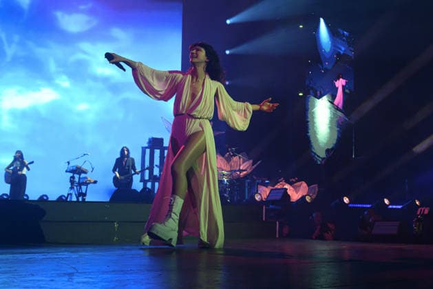 Music Concert - Elisa - Palasport 2025 Elisa performs live at concert of Palasport 2025 Tour on November 25, 2025 at Palazzo dello Sport in Rome, Italy Rome Palazzo dello Sport Italy Copyright: xRobertoxBettacchix xLiveMediax LPM_2160648