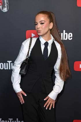 Zah1de on the red carpet at the YOUTUBE MUSIC AWARD DINNER at Grill Royal in Berlin on 25 11 2025