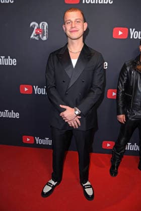 Gregor Hägele on the red carpet at the YOUTUBE MUSIC AWARD DINNER at Grill Royal in Berlin on 25 11 2025