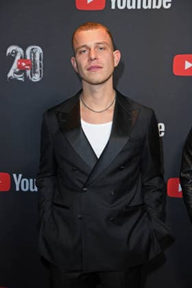 Gregor Hägele on the red carpet at the YOUTUBE MUSIC AWARD DINNER at Grill Royal in Berlin on 25 11 2025