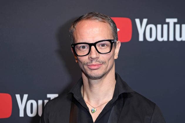 Frans Zimmer All Colors on the red carpet at the YOUTUBE MUSIC AWARD DINNER at Grill Royal in Berlin on 25 11 2025