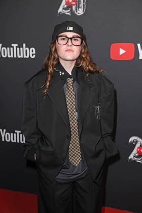 Luna Alina Striedl on the red carpet at the YOUTUBE MUSIC AWARD DINNER at Grill Royal in Berlin on 25 11 2025