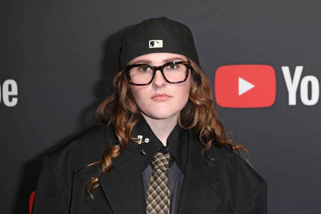 Luna Alina Striedl on the red carpet at the YOUTUBE MUSIC AWARD DINNER at Grill Royal in Berlin on 25 11 2025
