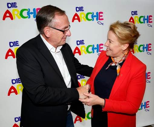 Bernd Siggelkow, Franziska Giffey at the celebration of 30 years of Die Arche in Berlin