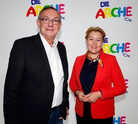Bernd Siggelkow, Franziska Giffey at the celebration of 30 years of Die Arche in Berlin