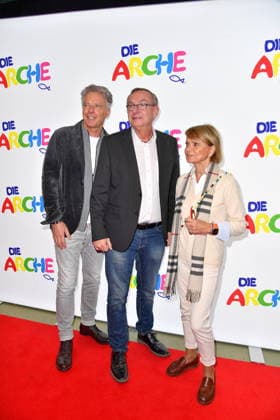 Anniversary celebration 30 years of Die ARCHE Jörg Pilawa, Bernd Siggelkow and Uschi Glas at the anniversary celebration 30 years of Die ARCHE in Berlin 25 11 2025 Copyright: xEventpressxBerndtx